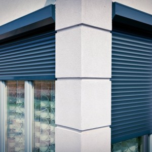 External facade roller blinds